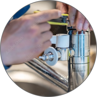 修理をしている写真